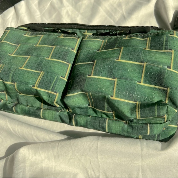 Rare Basket weave graphic belt bag - Picture 12 of 13